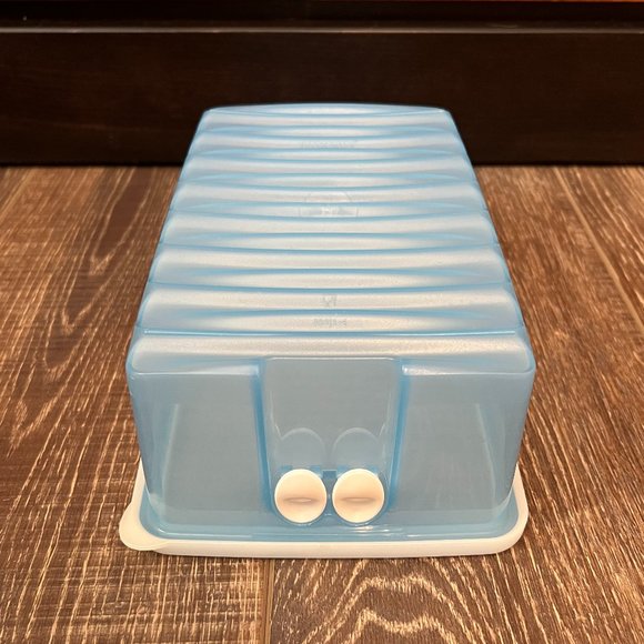 Tupperware Fridgesmart Medium Blue Vented Container - Picture 12 of 12
